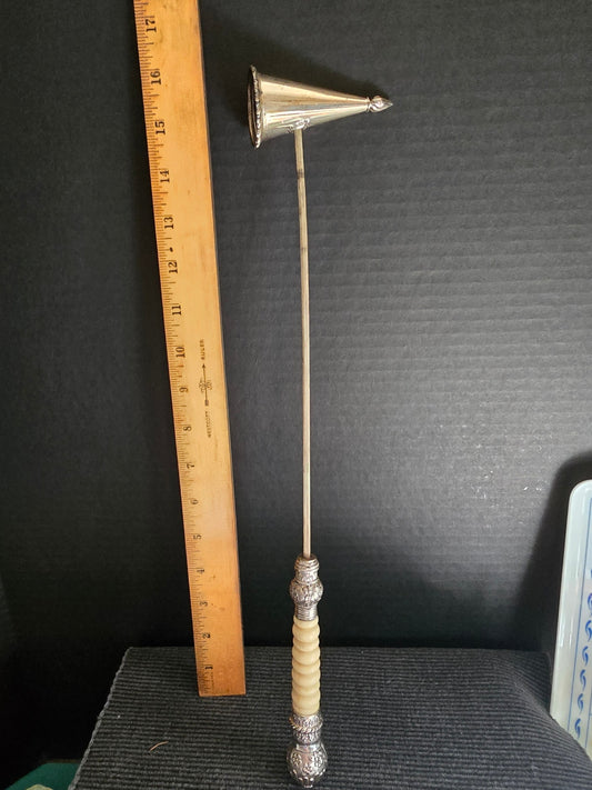 Candle snuffer