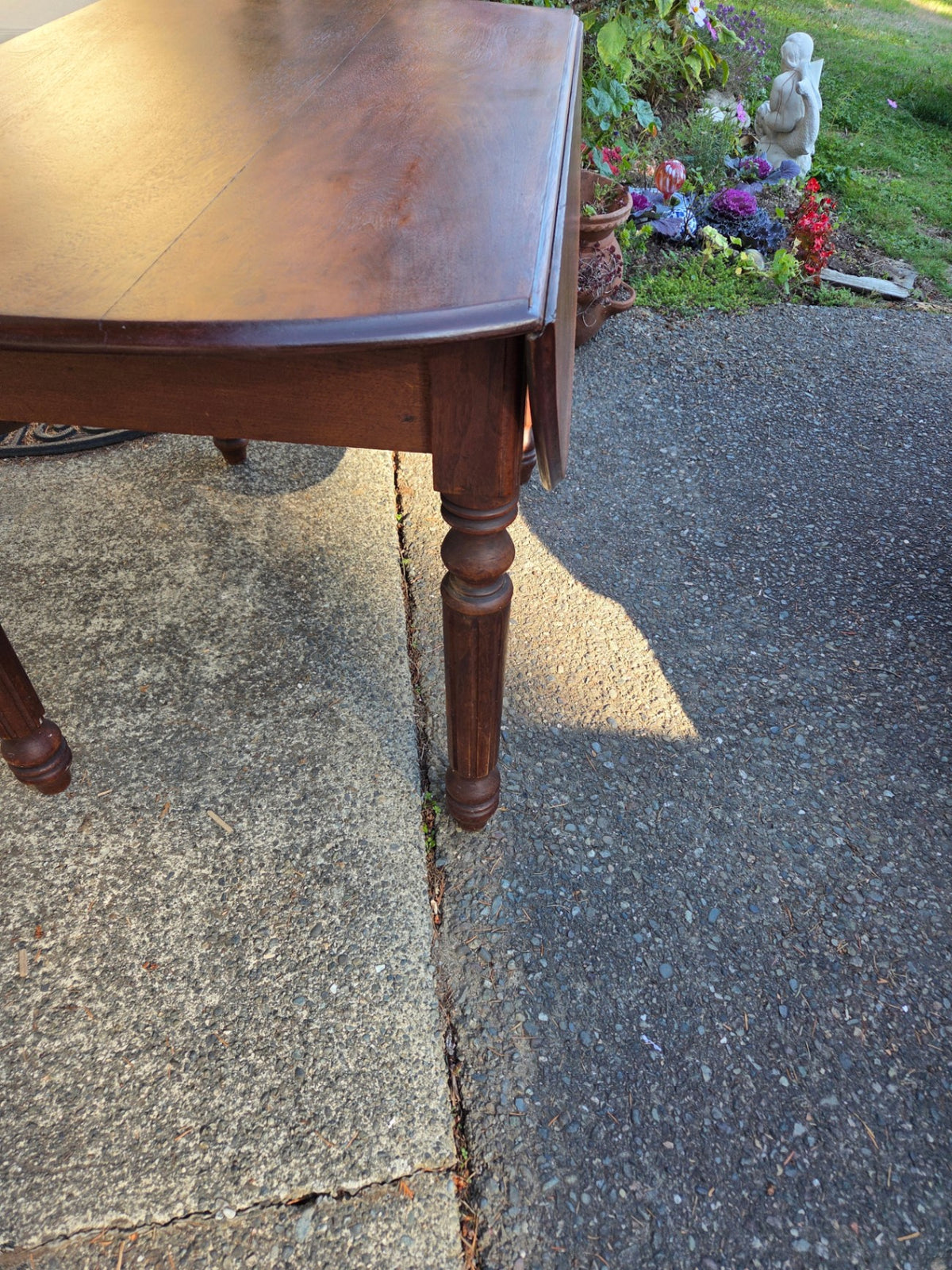 Beautiful solid wood dropleaf table