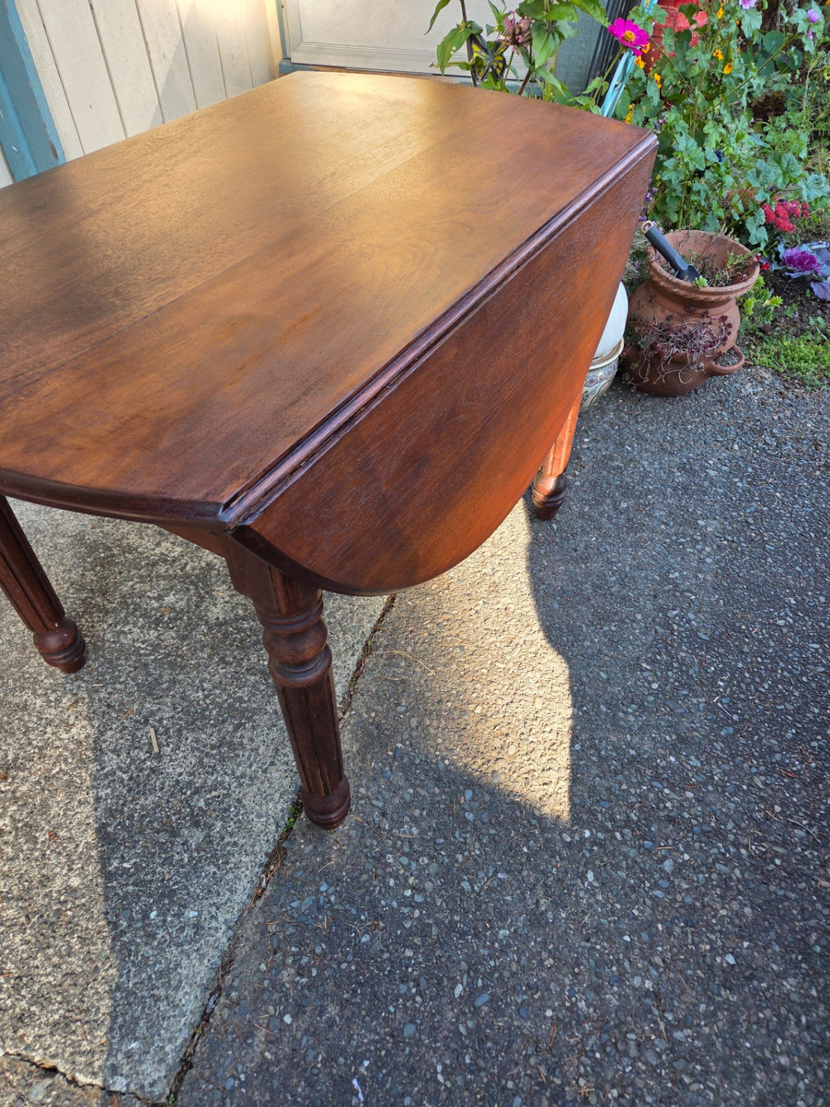 Beautiful solid wood dropleaf table