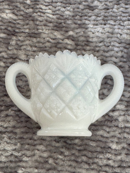 west moreland Milk glass Thumbelina Childs creamer & Sugar set 