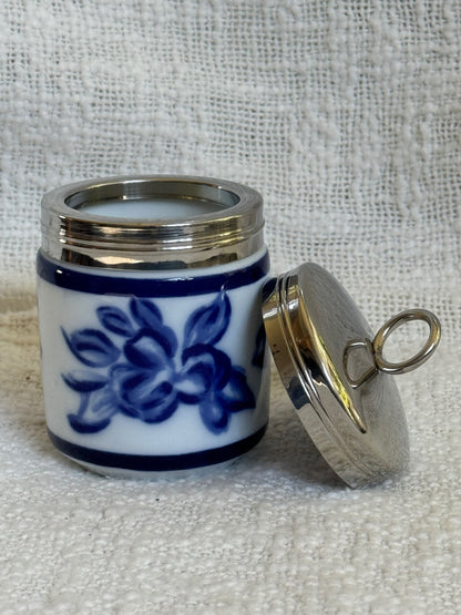 William Sonoma blue & white egg cobbler 