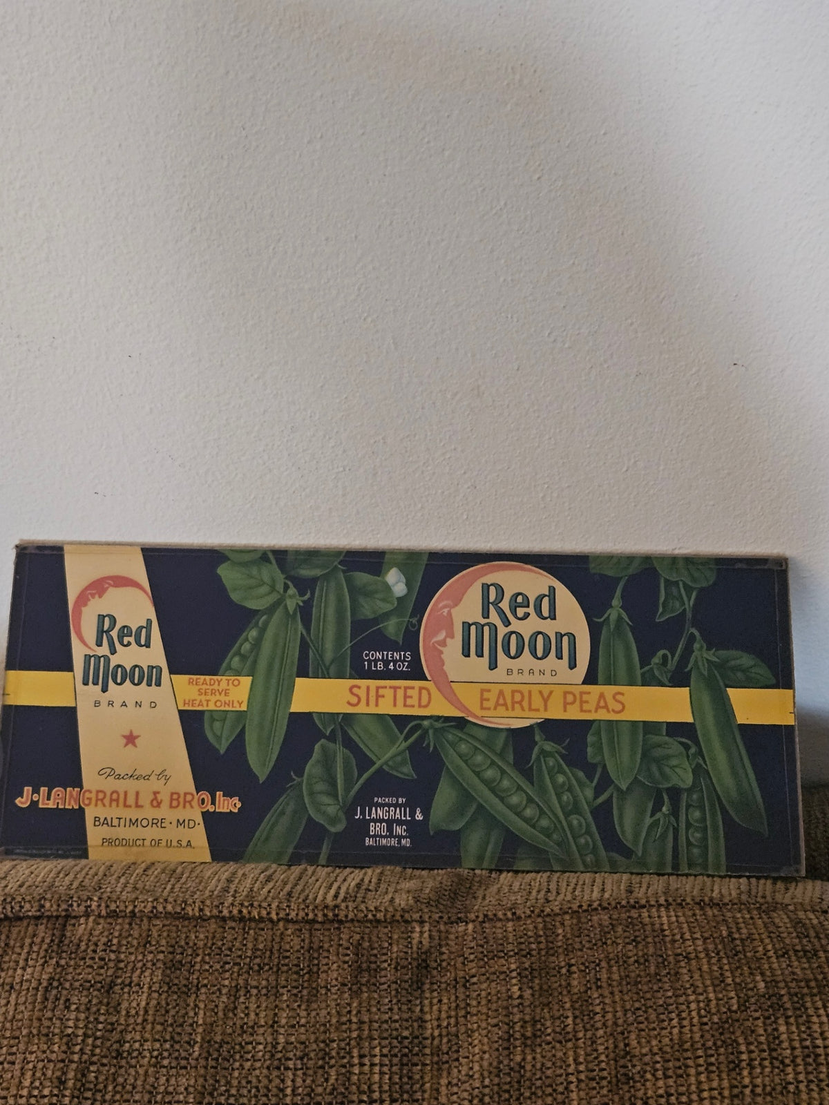 Vint can label c 1930s Red Moon peas 11x4" approx4