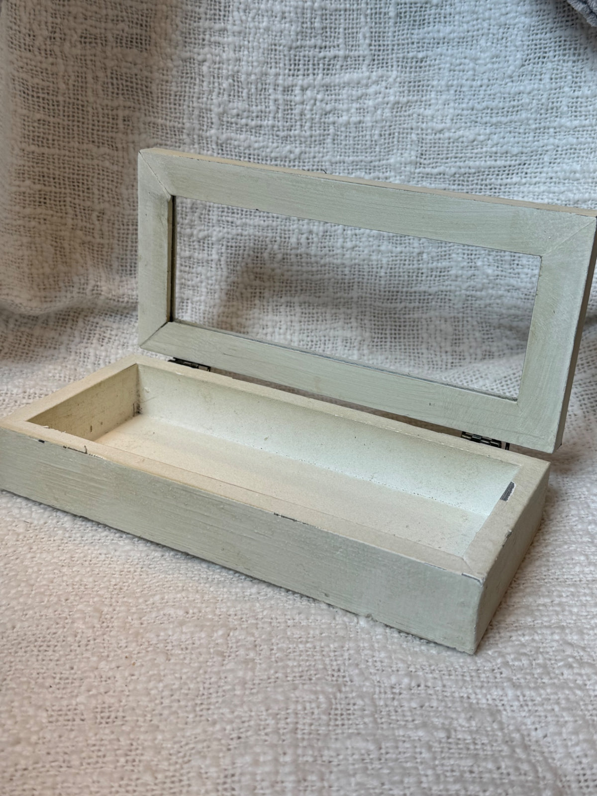 Windowed wood box white
