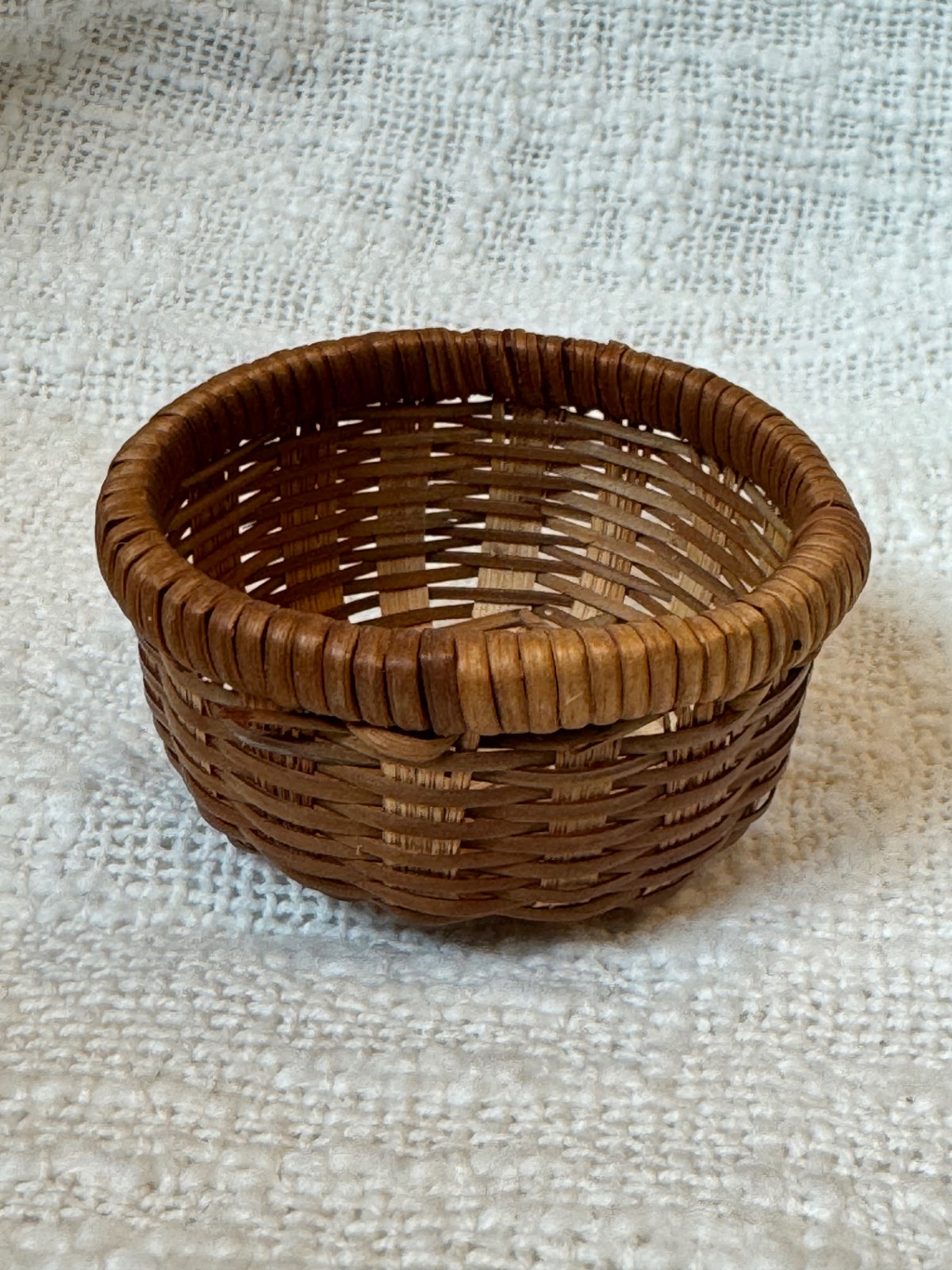 Little woven two tone basket 