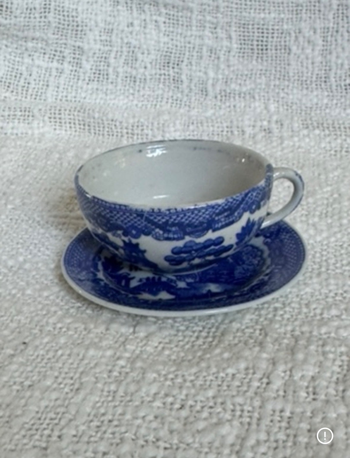 Blue willow child size teacup & saucer 