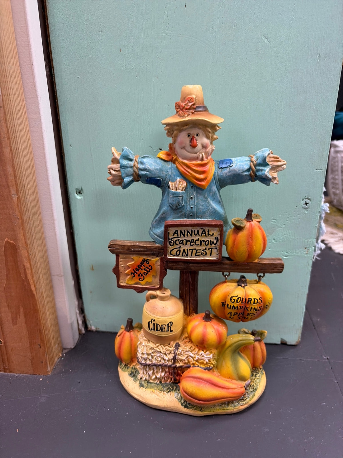 “Annual Scarecrow Contest” decor