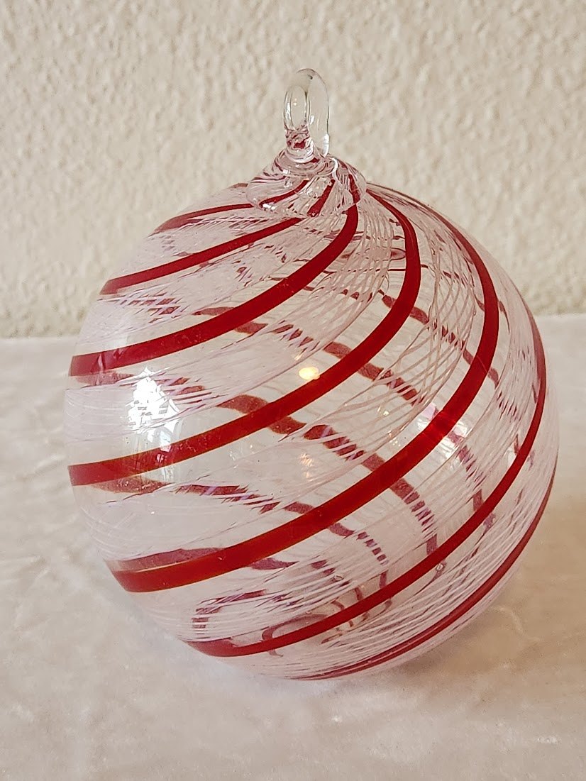 2004 Limited Edition Handblown Red & White Lacinato Glass Ornament