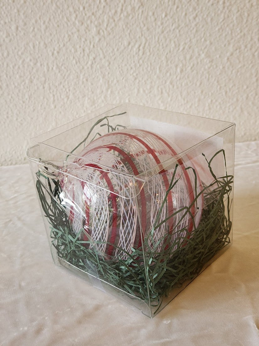 2004 Limited Edition Handblown Red & White Lacinato Glass Ornament