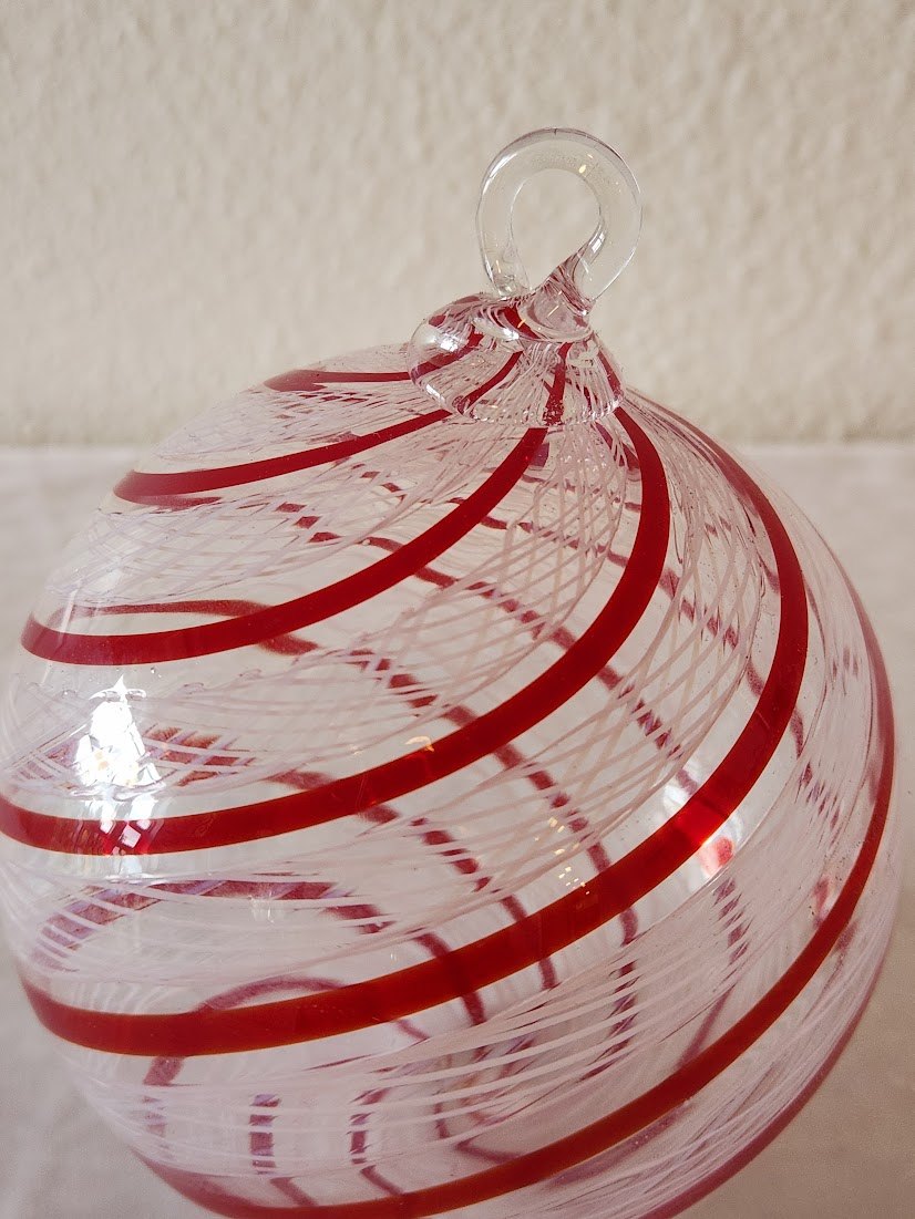 2004 Limited Edition Handblown Red & White Lacinato Glass Ornament