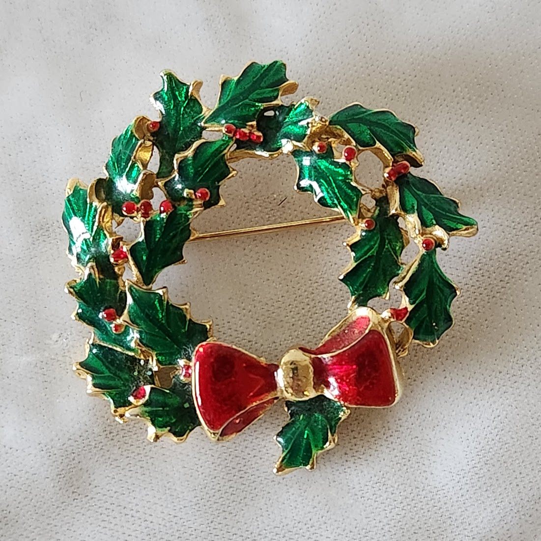 Enameled Holly Wreath Christmas Brooch
