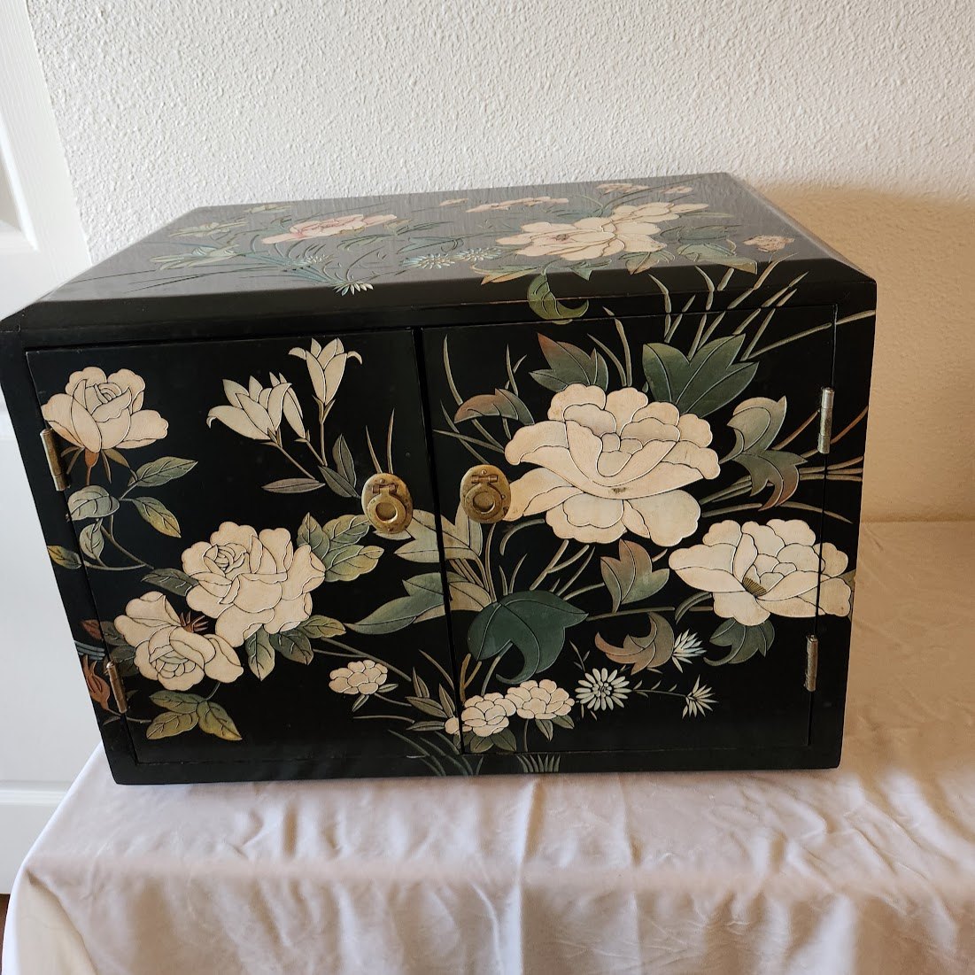 Midcentury Asian Lacquer Tabletop Keepsake Cabinet