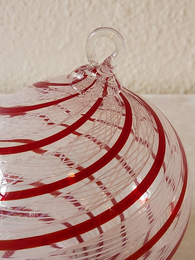 2004 Limited Edition Handblown Red & White Lacinato Glass Ornament