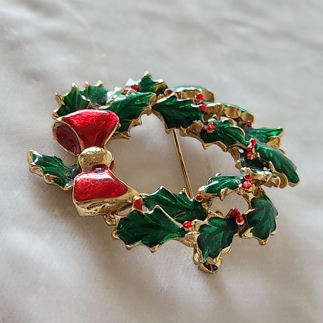 Enameled Holly Wreath Christmas Brooch