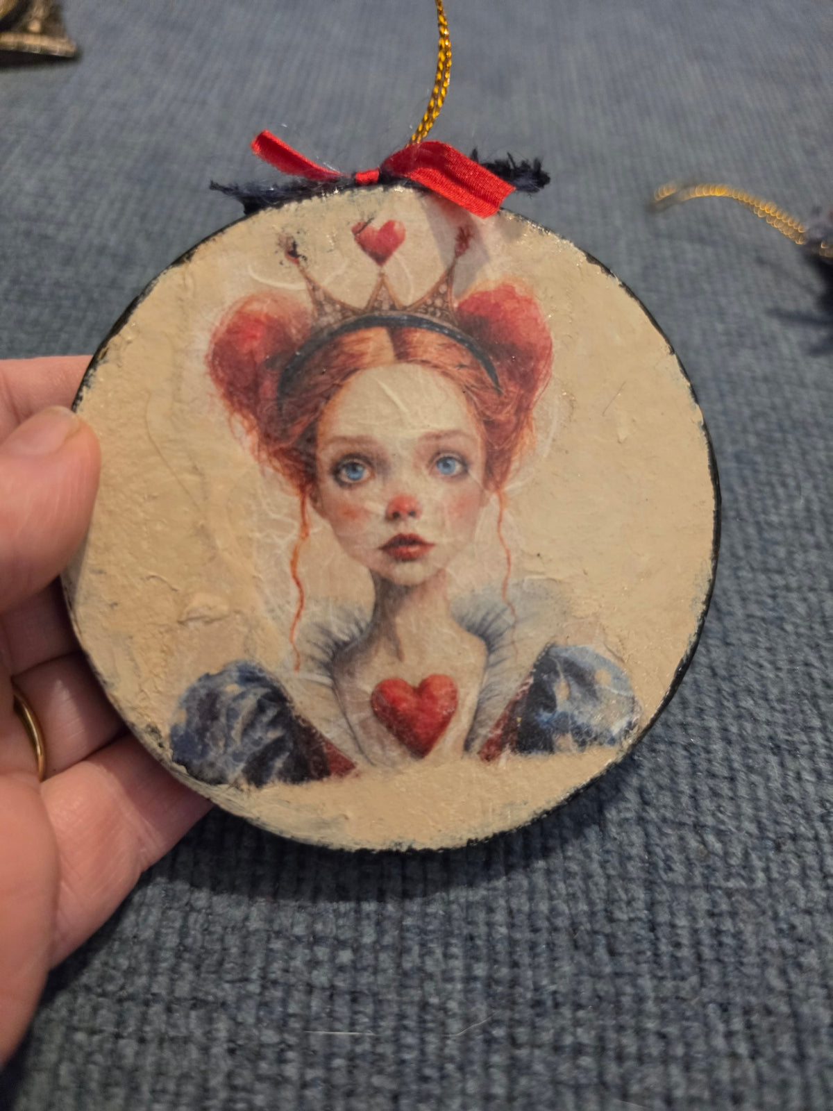 Queen of Hearts ornament 