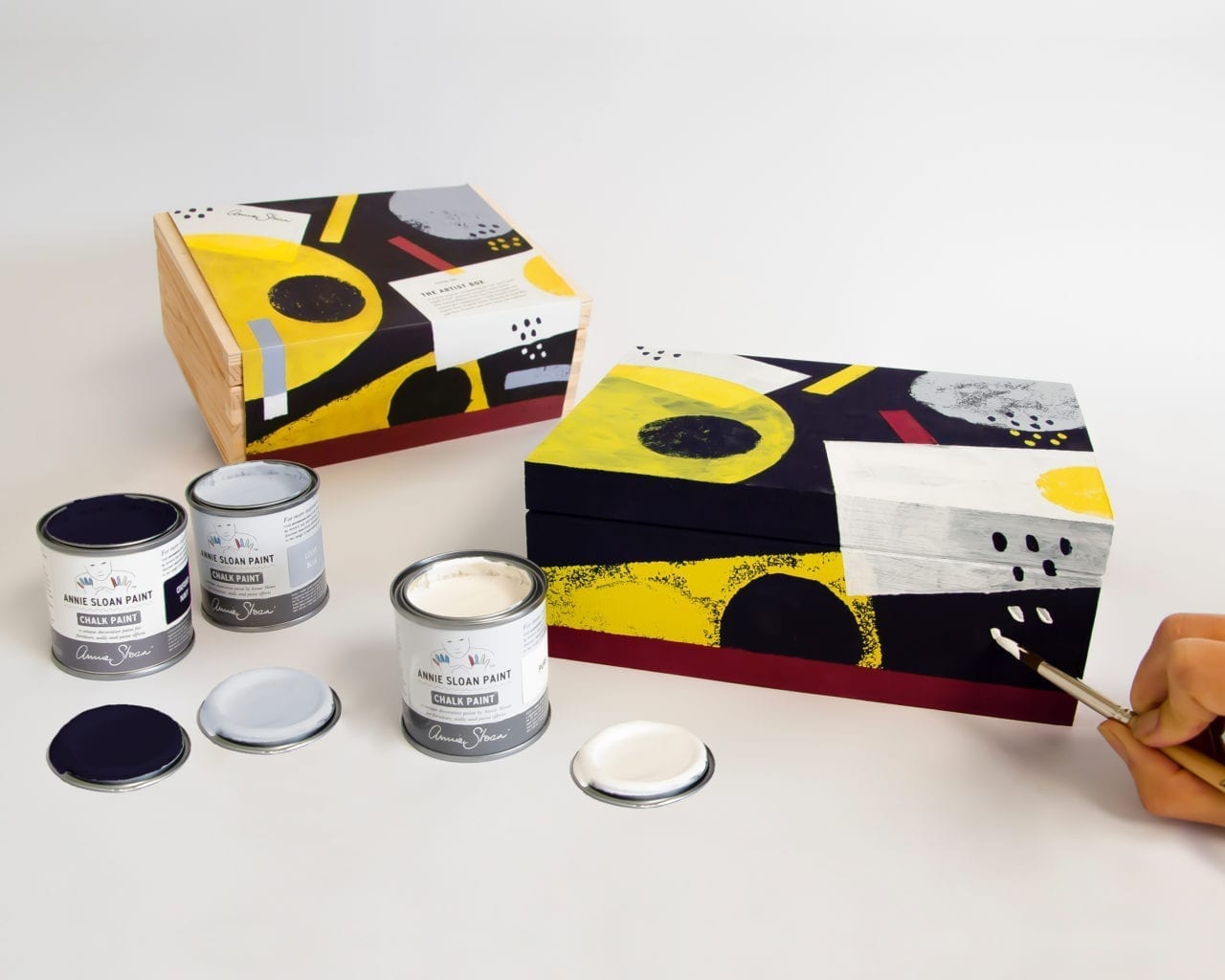 Annie Sloan Paint The Artist Box by Annie Sloan (paint, wax, brushes)