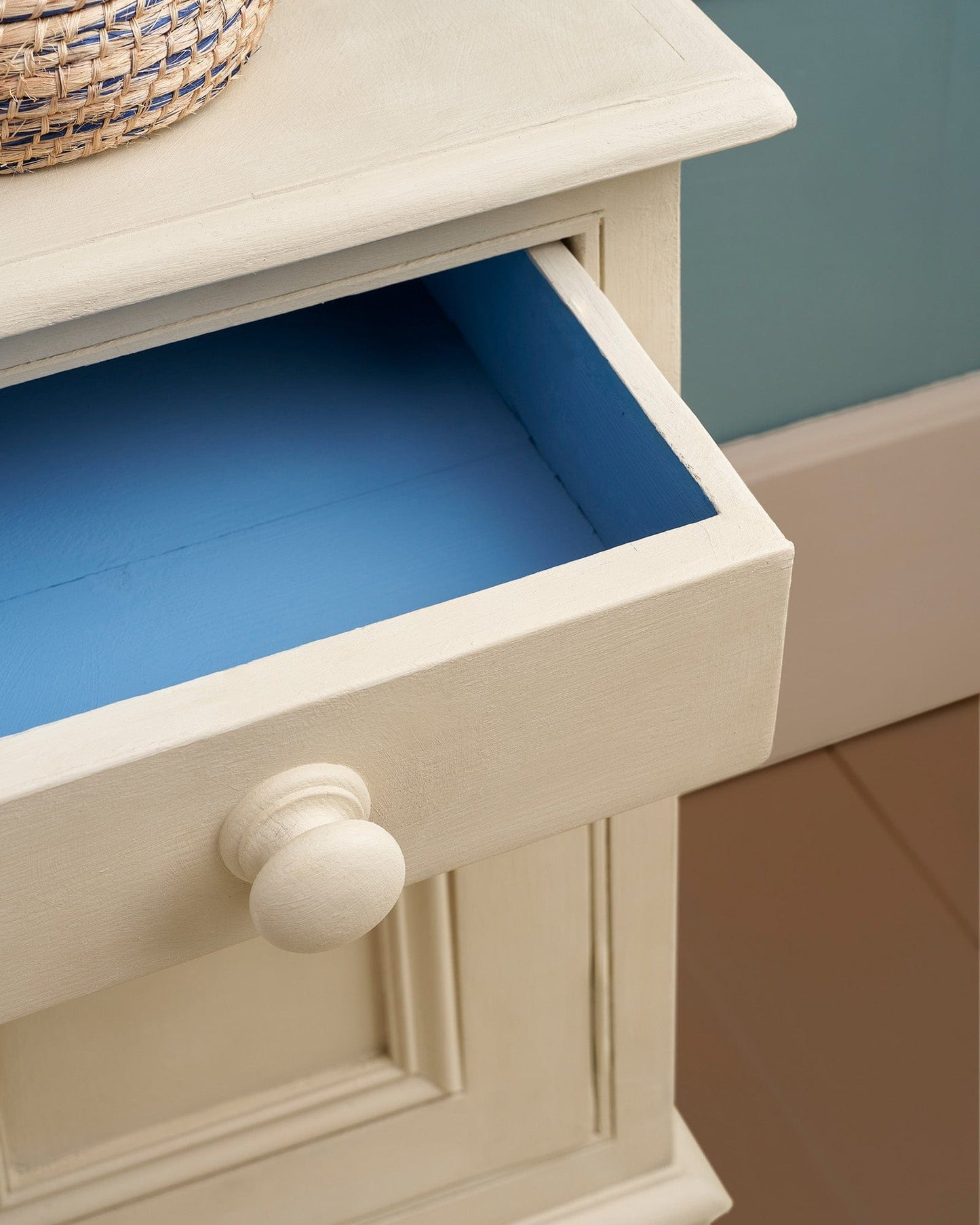 Annie Sloan Chalk Paint - Canvas