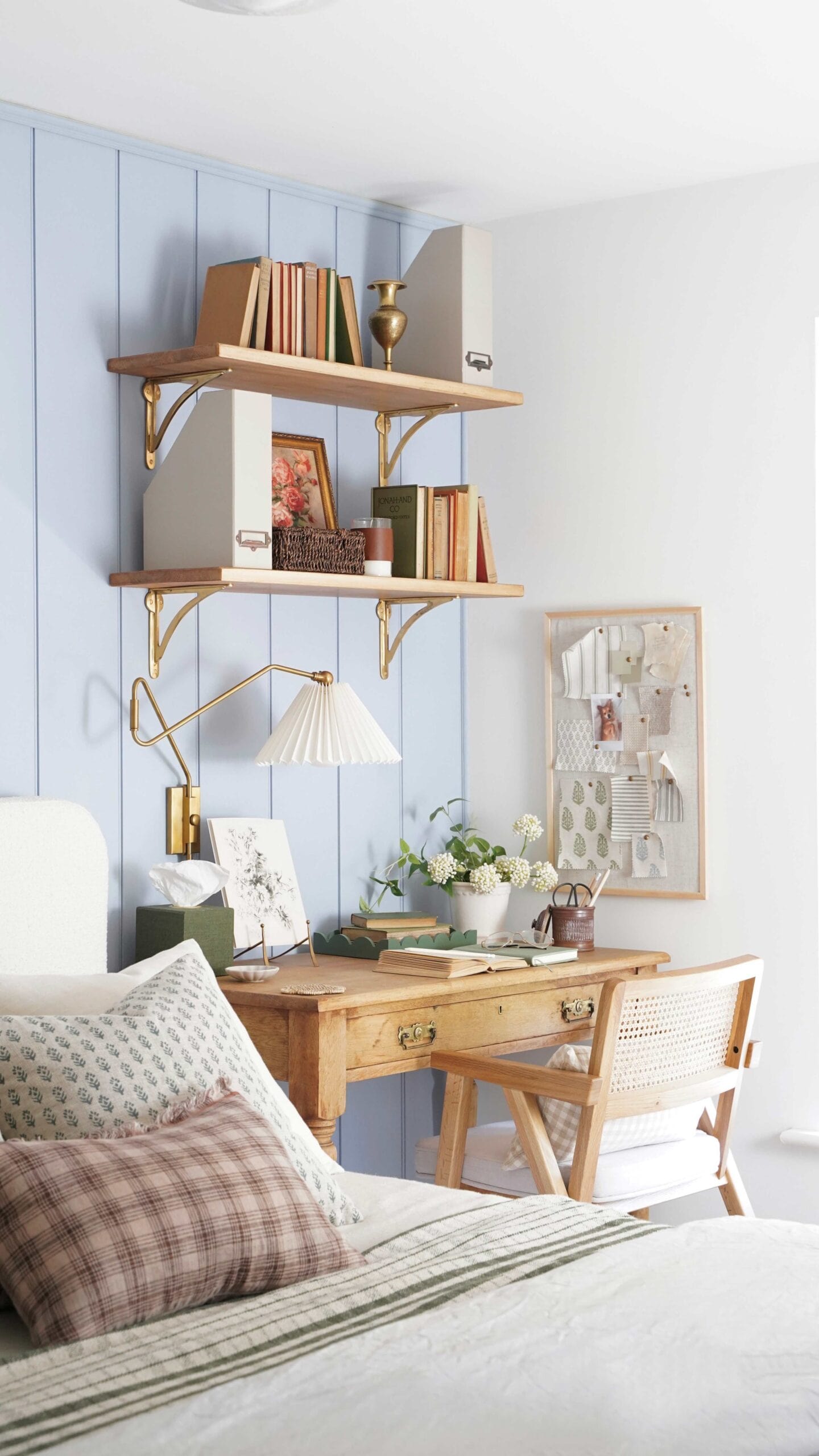 Annie Sloan Chalk Paint - Louis Blue